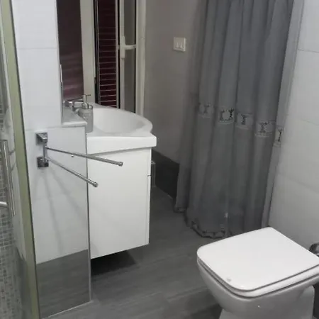 Piano Terra 3* Napoli